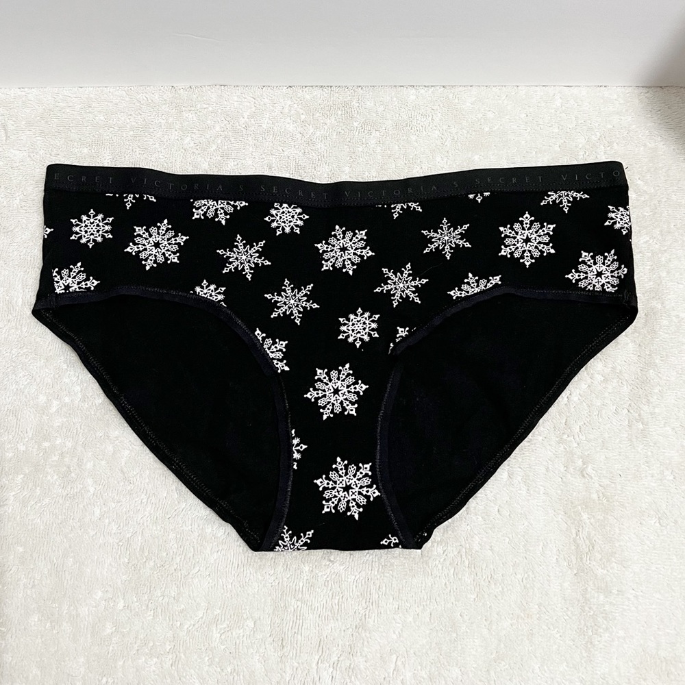 NWT! Victoria Secret Sexy Black White Snow Flake Print Panty Hiphugger/Hipster M